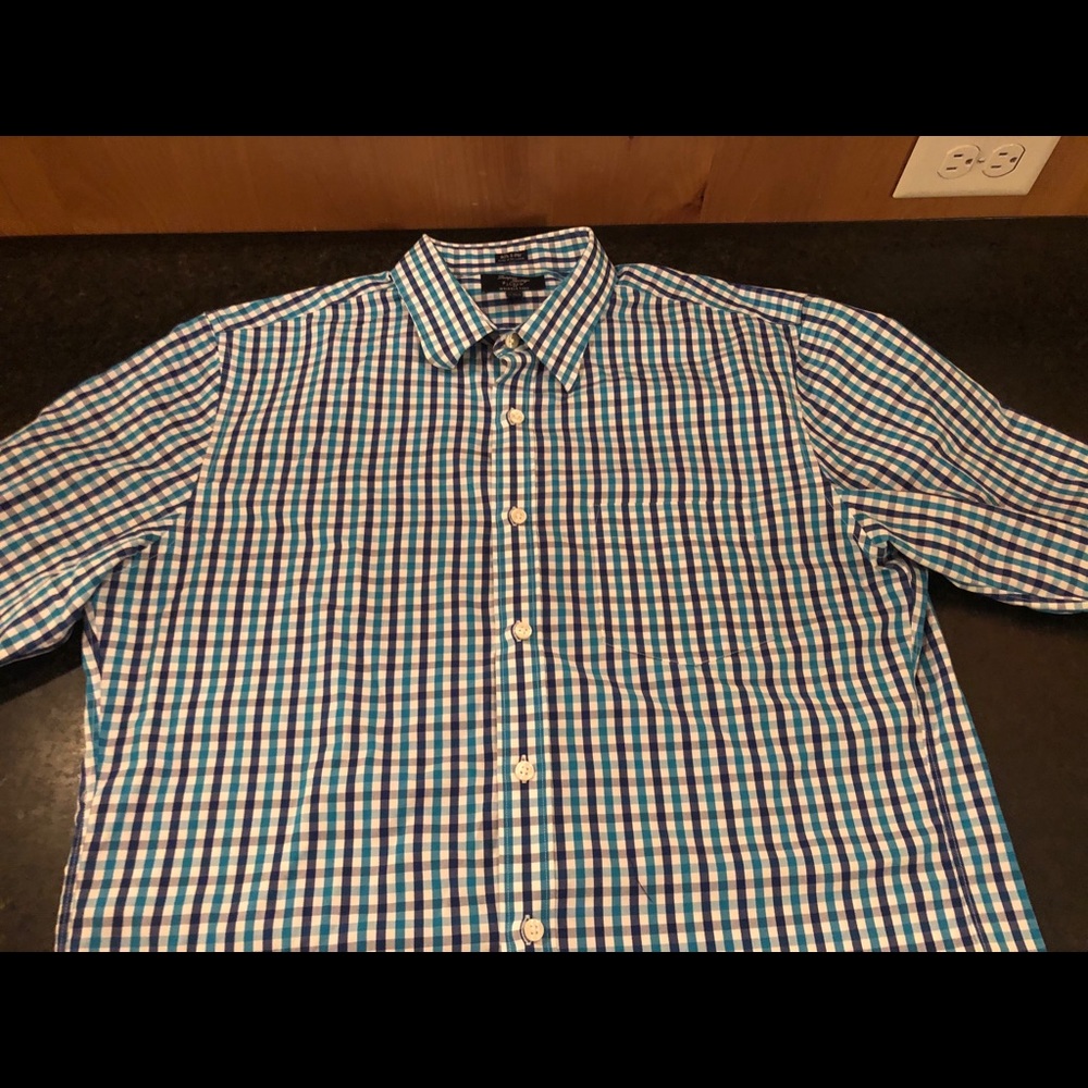 J Crew Button Down Shirt Non Iron Size Large.